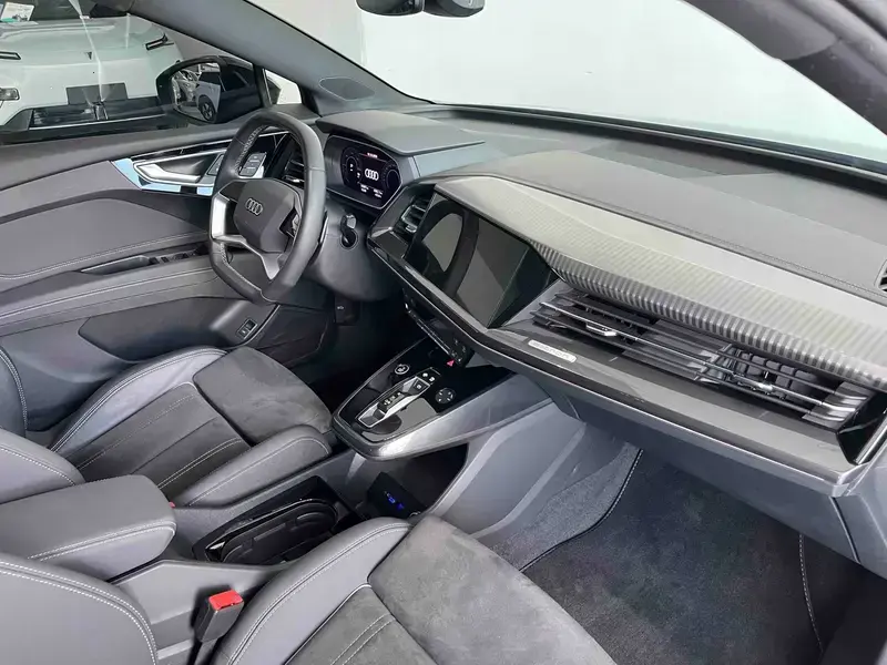2023 Audi Q4 e-tron с пробегом 34 000 км