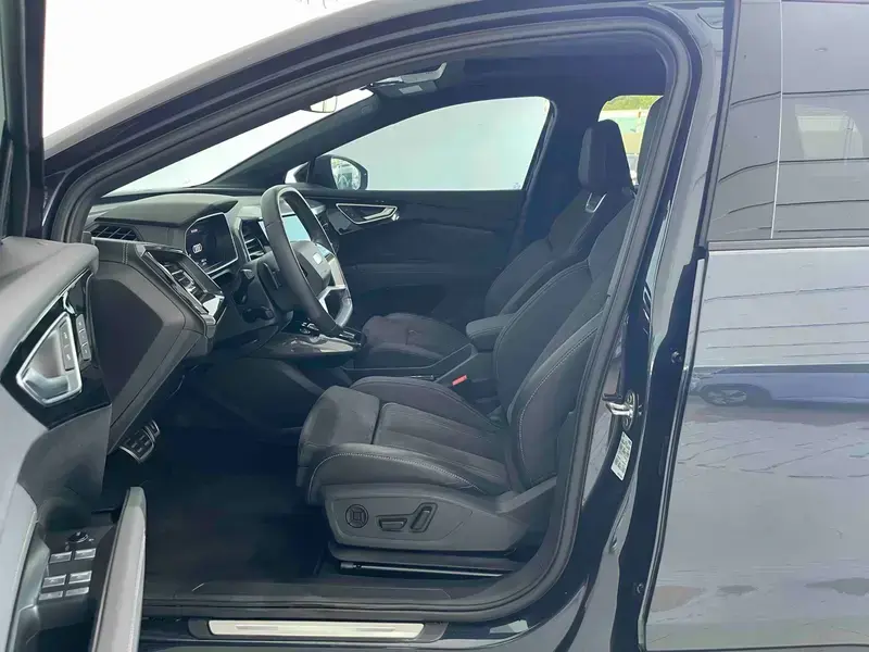 2023 Audi Q4 e-tron с пробегом 34 000 км