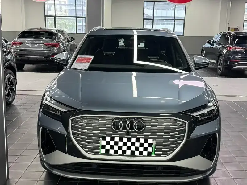 2024 Audi Q4 e-tron с пробегом 23 000 км