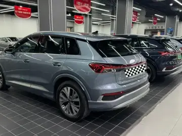 2024 Audi Q4 e-tron с пробегом 23 000 км