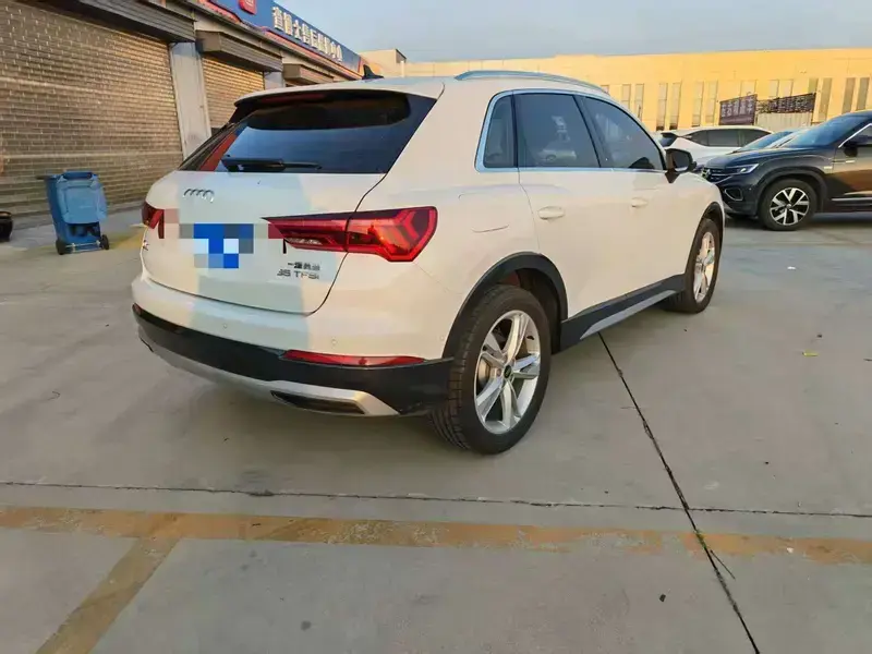 2023 Audi Q3 с пробегом 21 000 км