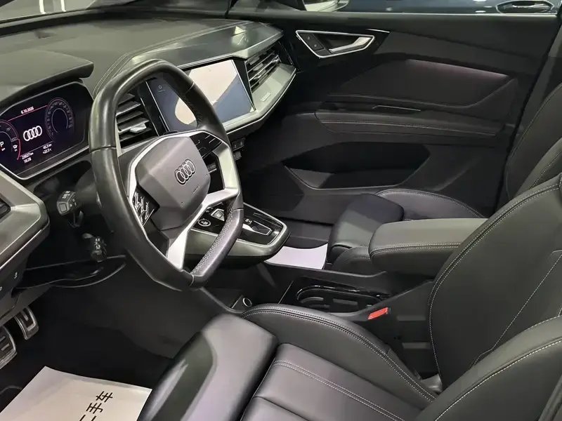 2024 Audi Q4 e-tron с пробегом 23 000 км