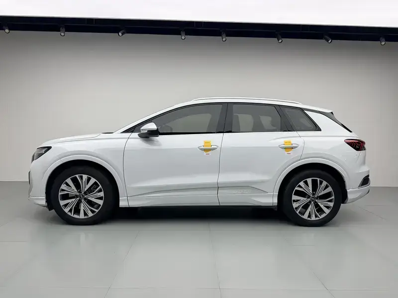 2024 Audi Q4 e-tron с пробегом 56 400 км