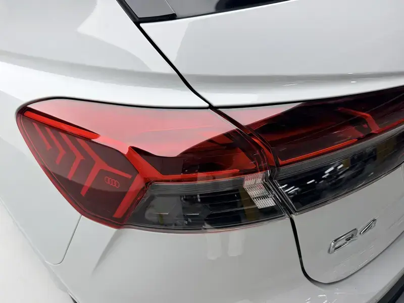 2024 Audi Q4 e-tron с пробегом 56 400 км