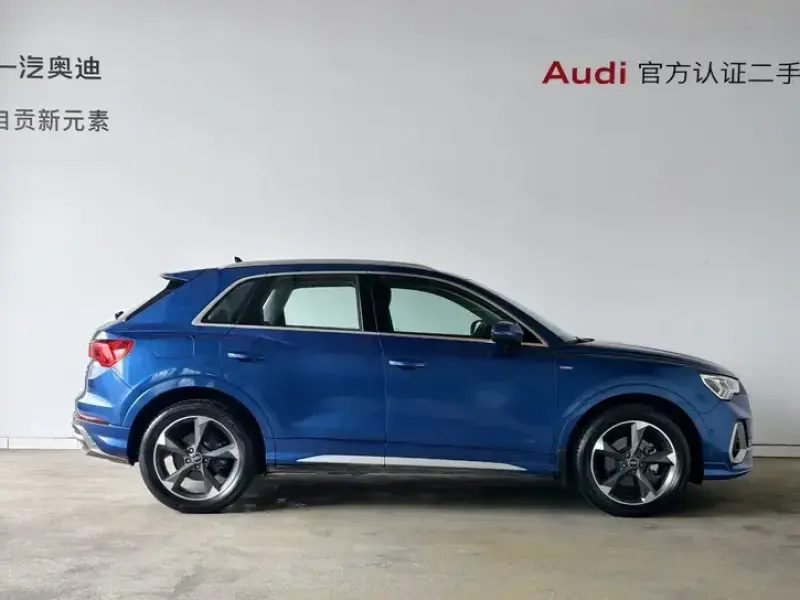 2022 Audi Q3 с пробегом 33 000 км