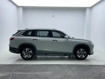 2023 Audi Q6 с пробегом 72 900 км