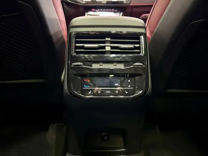 2024 Audi Q6 с пробегом 19 800 км