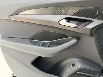 2023 Audi Q6 с пробегом 77 000 км
