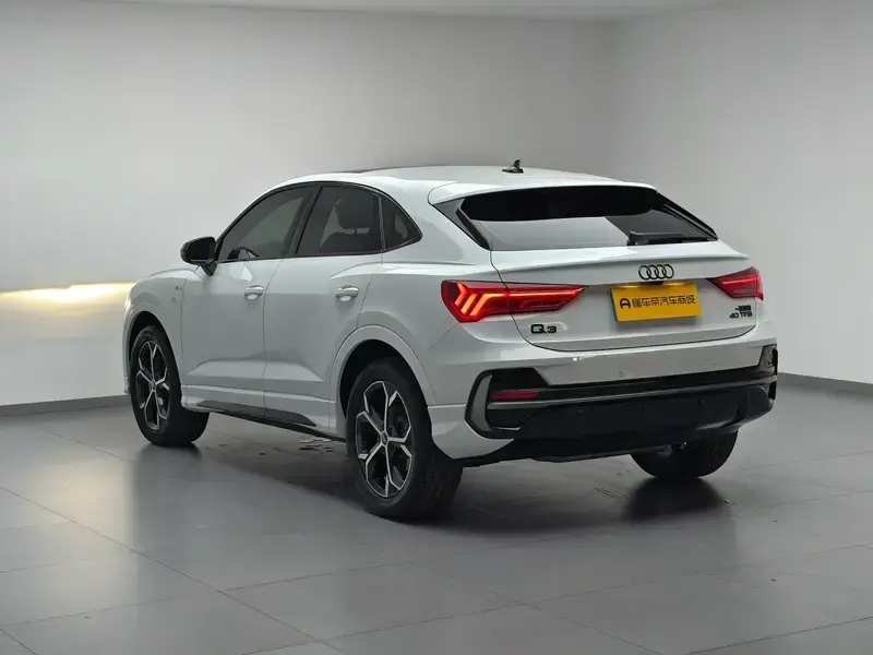 2024 Audi Q3 Sportback с пробегом 6 900 км