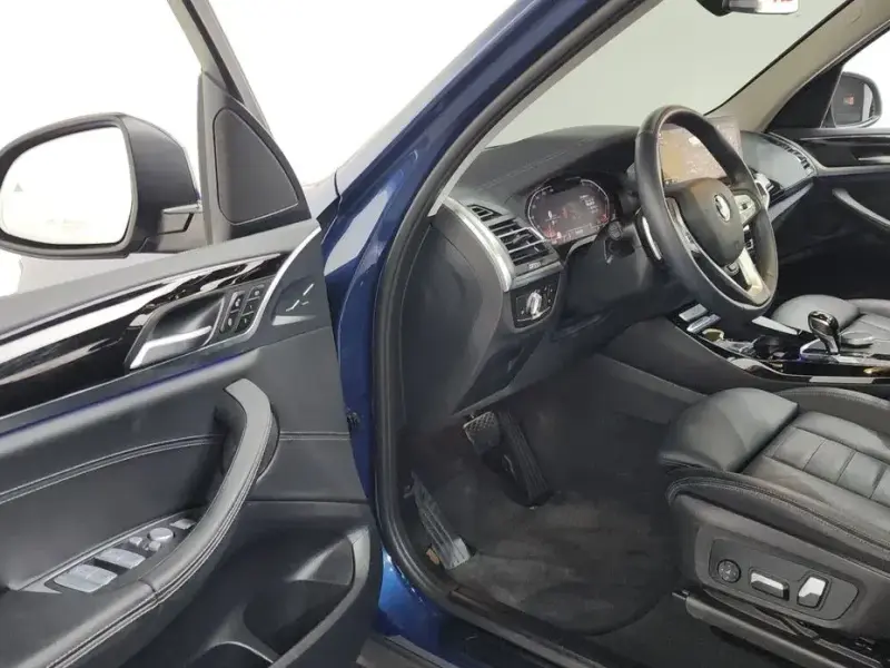 2022 BMW X3 с пробегом 28 443 км
