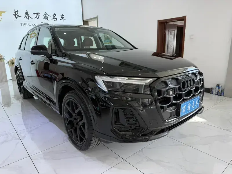 2024 Audi Q7 с пробегом 13 000 км