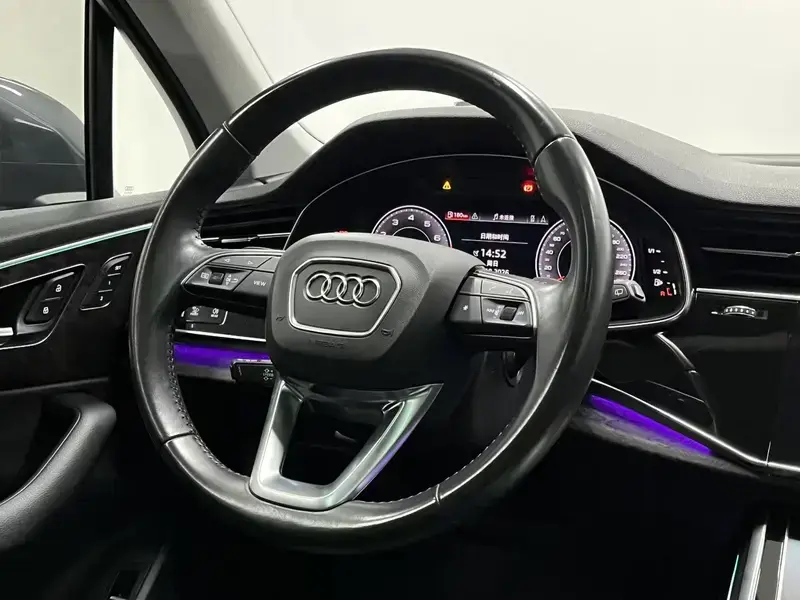 2020 Audi Q7 с пробегом 105 900 км