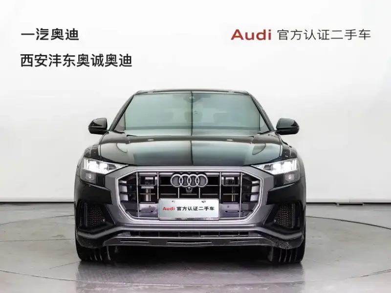 2023 Audi Q8 с пробегом 49 000 км