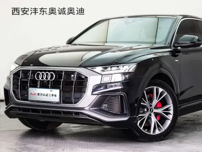 2023 Audi Q8 с пробегом 49 000 км