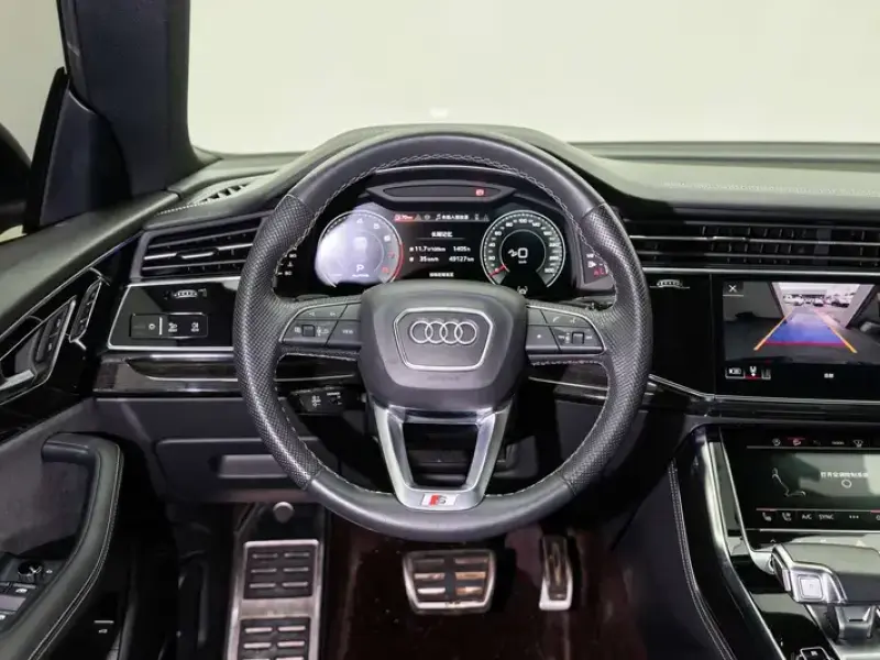 2023 Audi Q8 с пробегом 49 000 км
