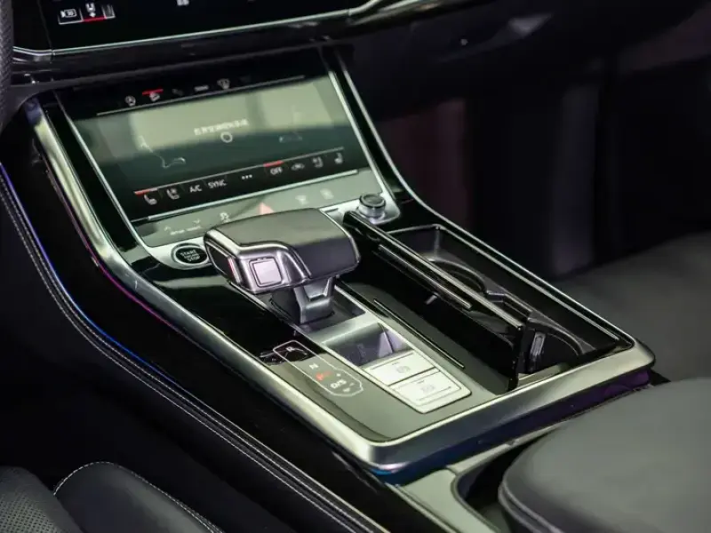 2023 Audi Q8 с пробегом 49 000 км