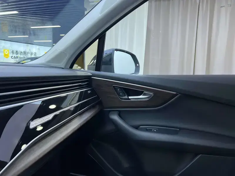 2022 Audi Q7 с пробегом 135 000 км