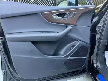 2022 Audi Q7 с пробегом 135 000 км