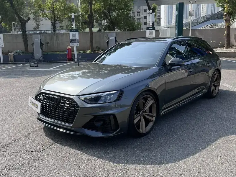 2021 Audi RS 4 с пробегом 34 000 км