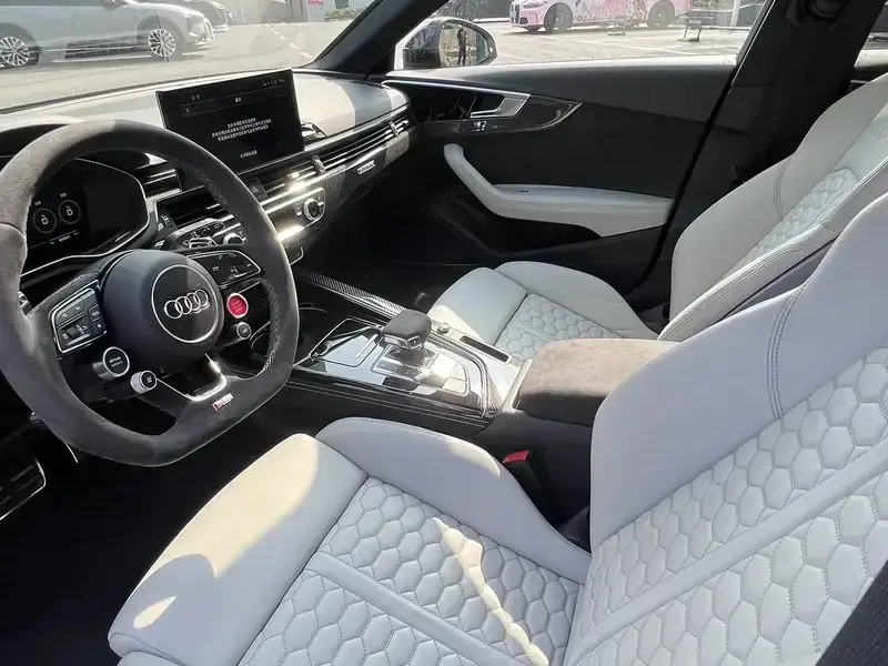 2021 Audi RS 4 с пробегом 34 000 км