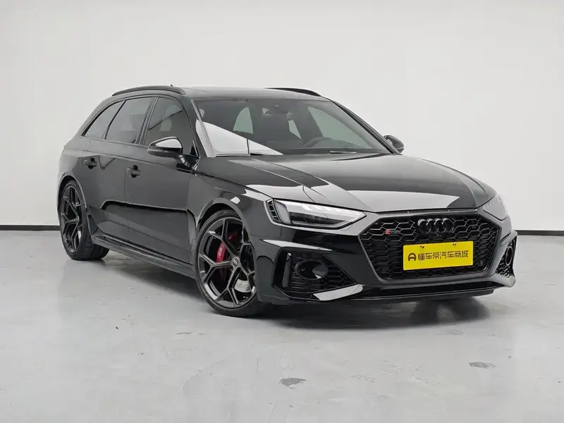 2024 Audi RS 4 с пробегом 17 600 км
