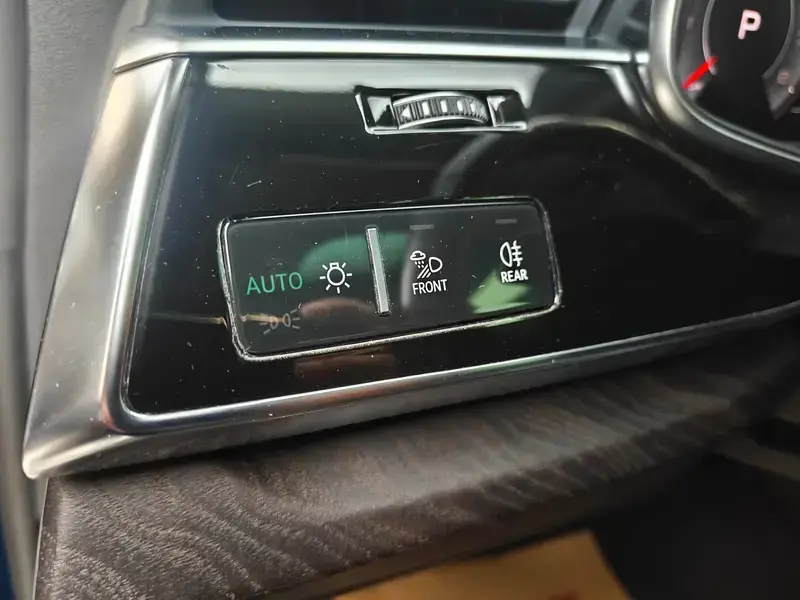 2021 Audi Q8 с пробегом 75 300 км