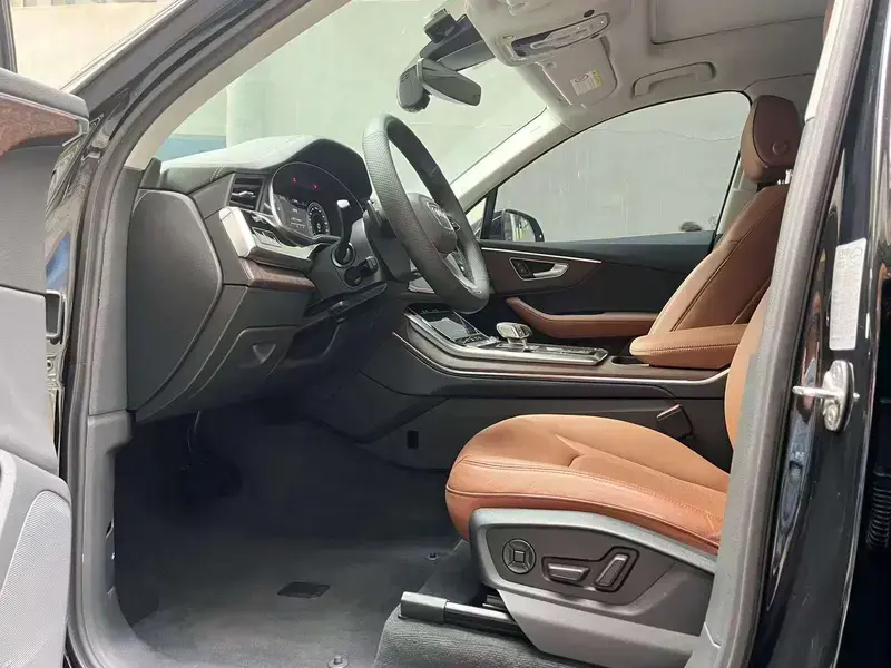 2023 Audi Q7 с пробегом 63 000 км