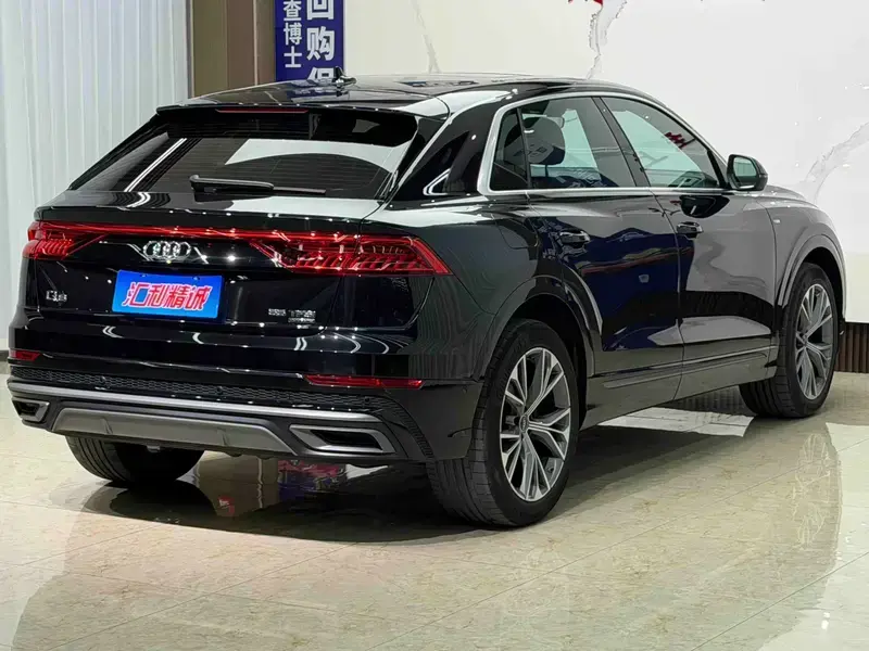 2021 Audi Q8 с пробегом 89 900 км