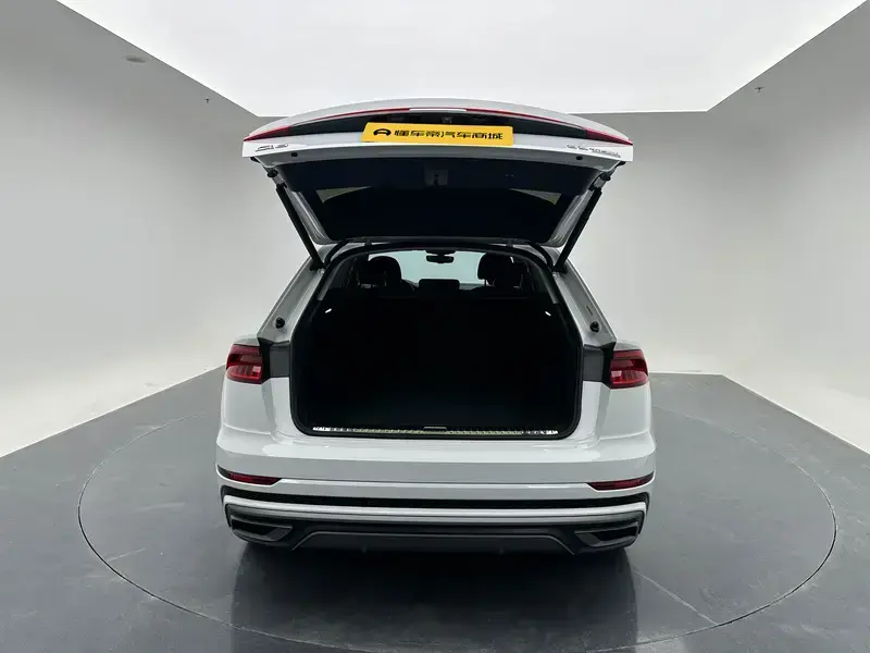 2019 Audi Q8 с пробегом 61 700 км