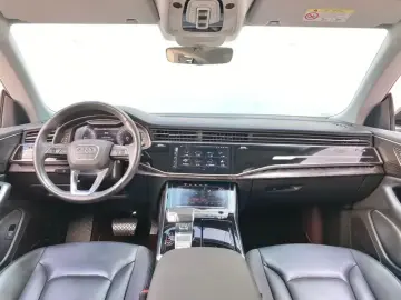 2021 Audi Q8 с пробегом 70 000 км