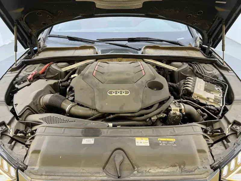 2024 Audi S4 с пробегом 14 000 км
