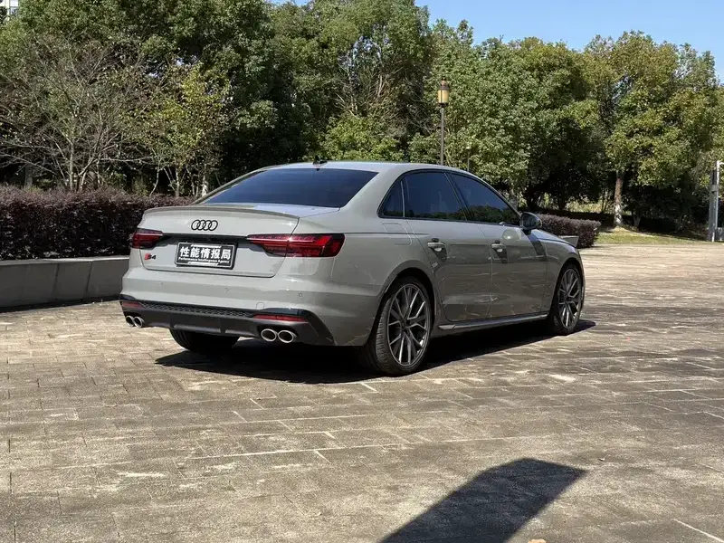 2022 Audi S4 с пробегом 35 000 км