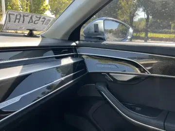 2022 Audi S8 с пробегом 69 000 км