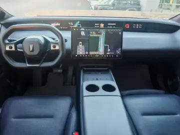 2025 Avatr 06 с пробегом 26 000 км
