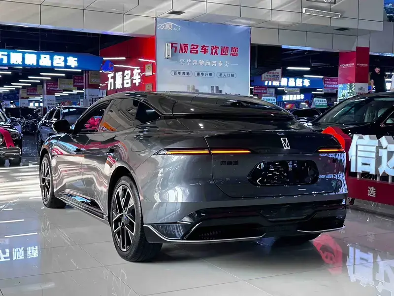 2025 Avatr 06 с пробегом 17 000 км