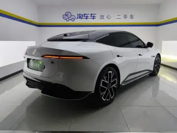 2025 Avatr 06 с пробегом 10 000 км