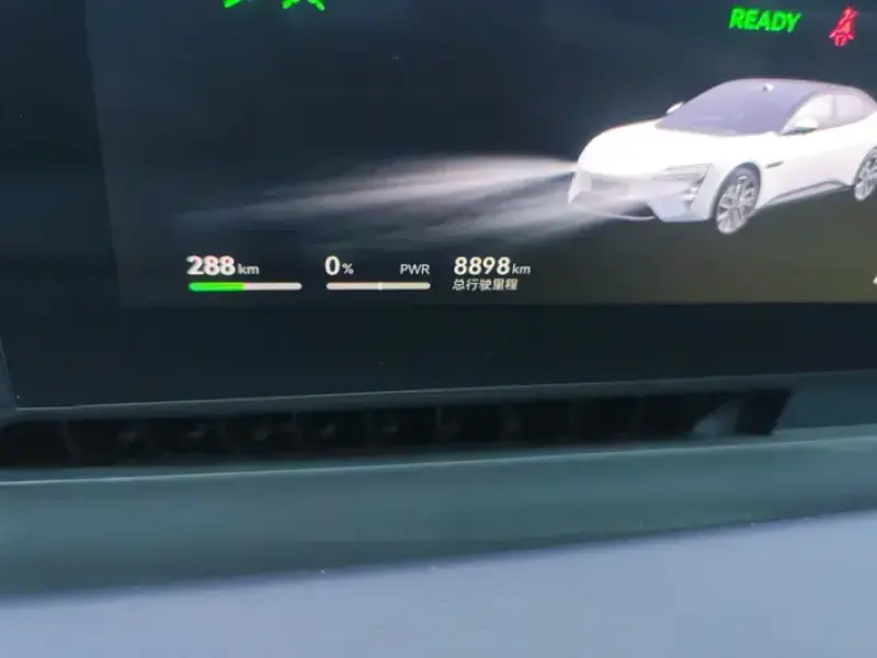 2025 Avatr 06 с пробегом 10 000 км