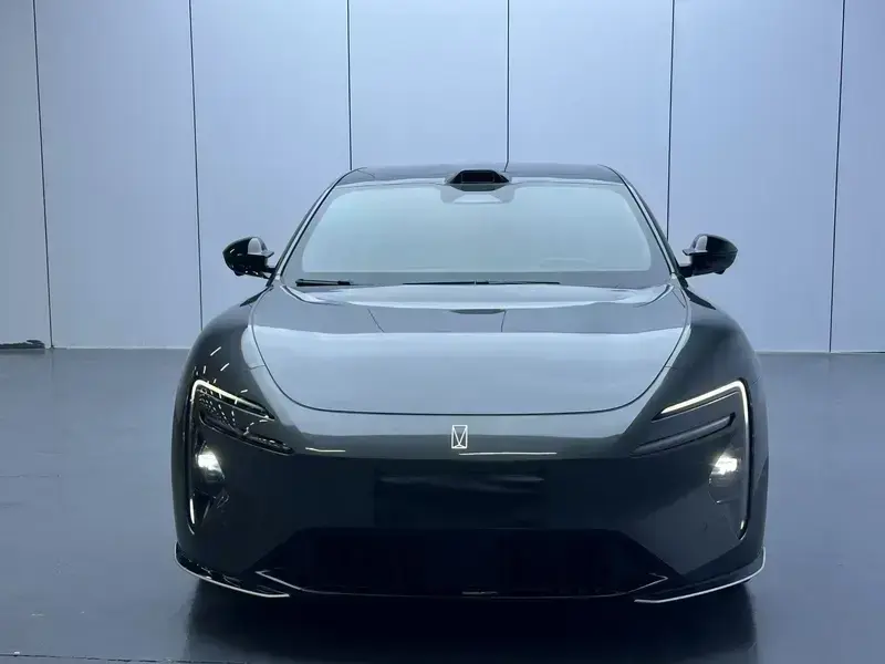 2025 Avatr 06 с пробегом 24 000 км