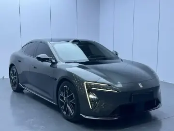 2025 Avatr 06 с пробегом 24 000 км
