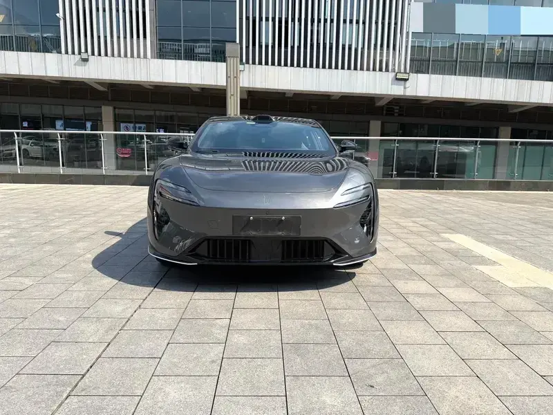 2025 Avatr 06 с пробегом 22 000 км