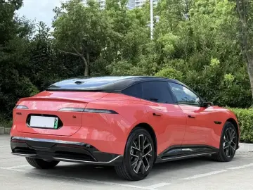 2025 Avatr 06 с пробегом 11 000 км