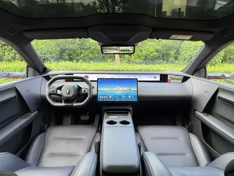 2025 Avatr 06 с пробегом 11 000 км