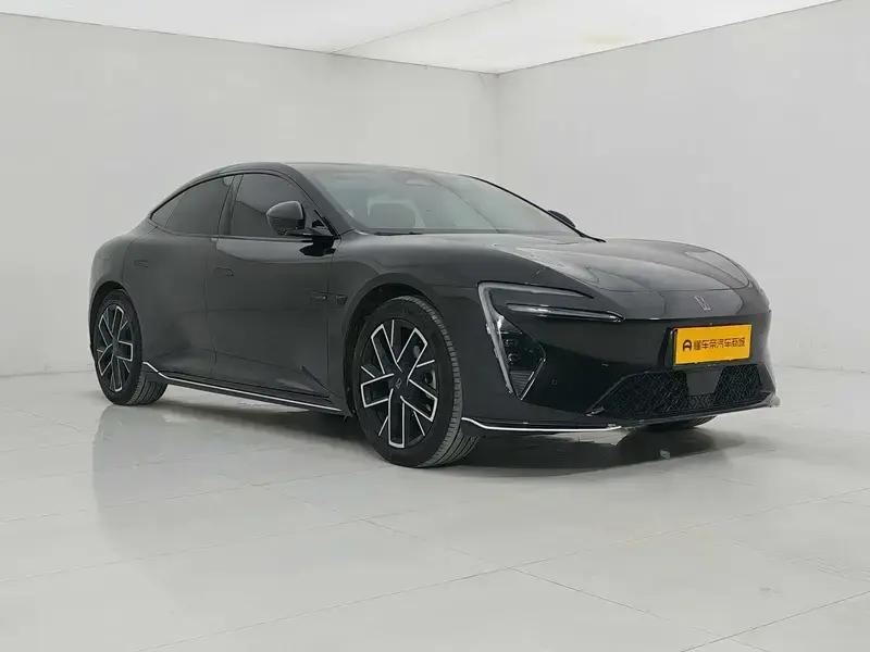 2025 Avatr 06 с пробегом 36 800 км