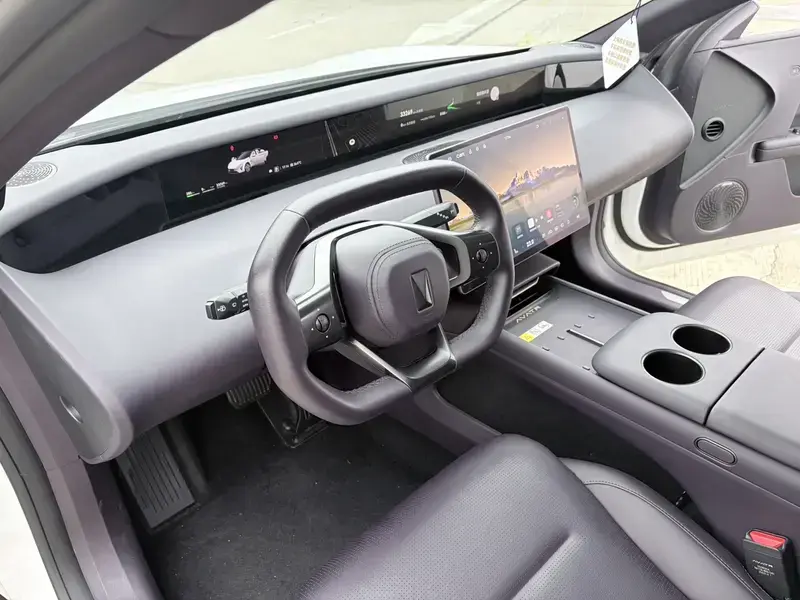 2025 Avatr 06 с пробегом 33 000 км