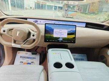 2024 Avatr 07 с пробегом 22 000 км