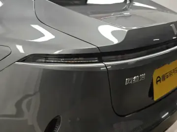 2022 Avatr 11 с пробегом 23 300 км
