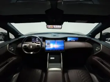 2022 Avatr 11 с пробегом 23 300 км