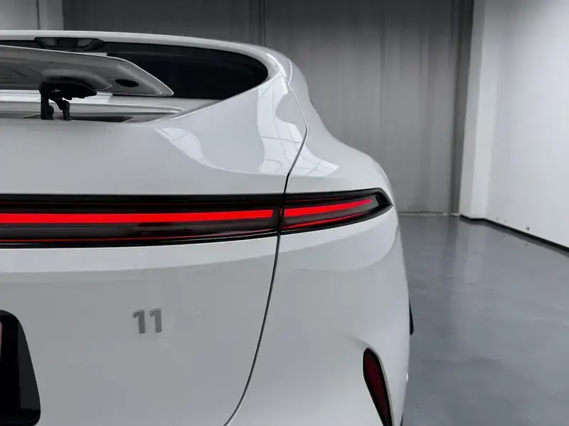 2025 Avatr 11 с пробегом 100 км