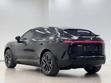 2025 Avatr 11 с пробегом 7 600 км