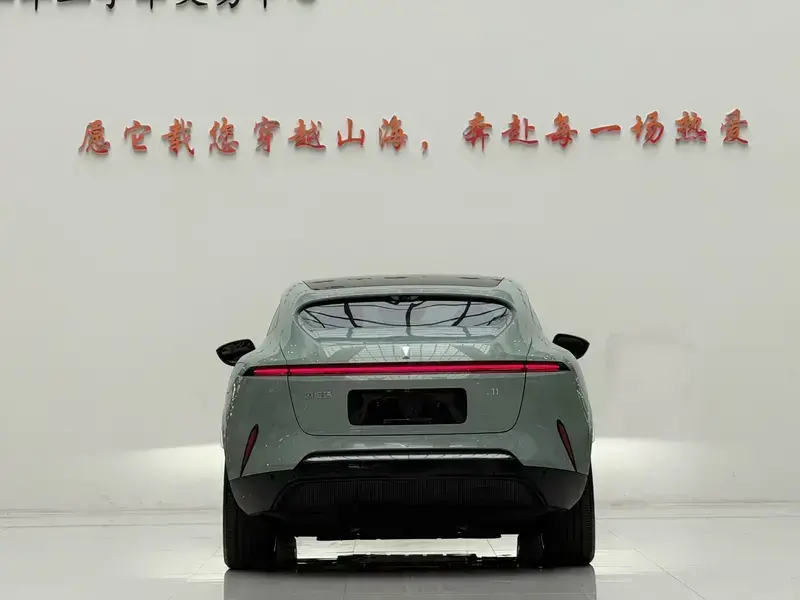 2023 Avatr 11 с пробегом 101 000 км